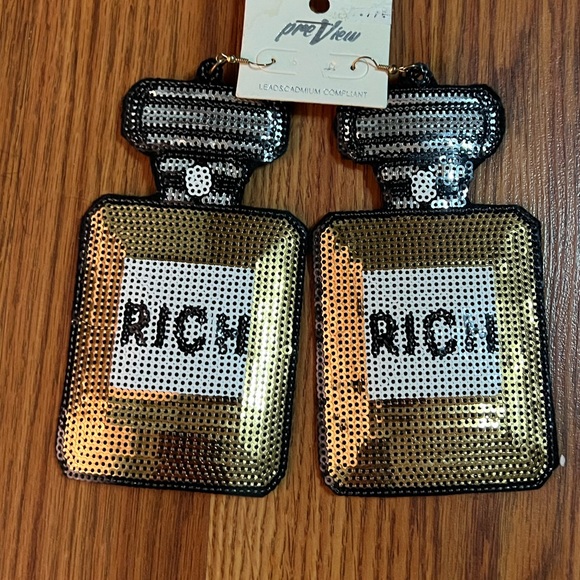 Earrings - Picture 4 of 4